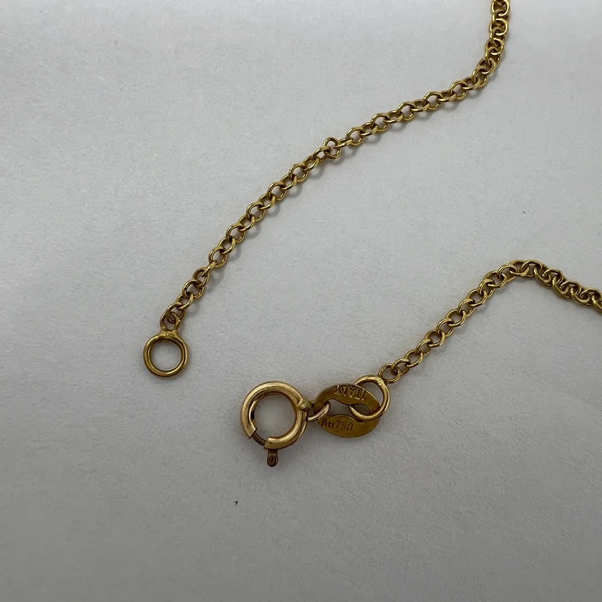 18K Gold Necklace with 11 Baquette Diamonds