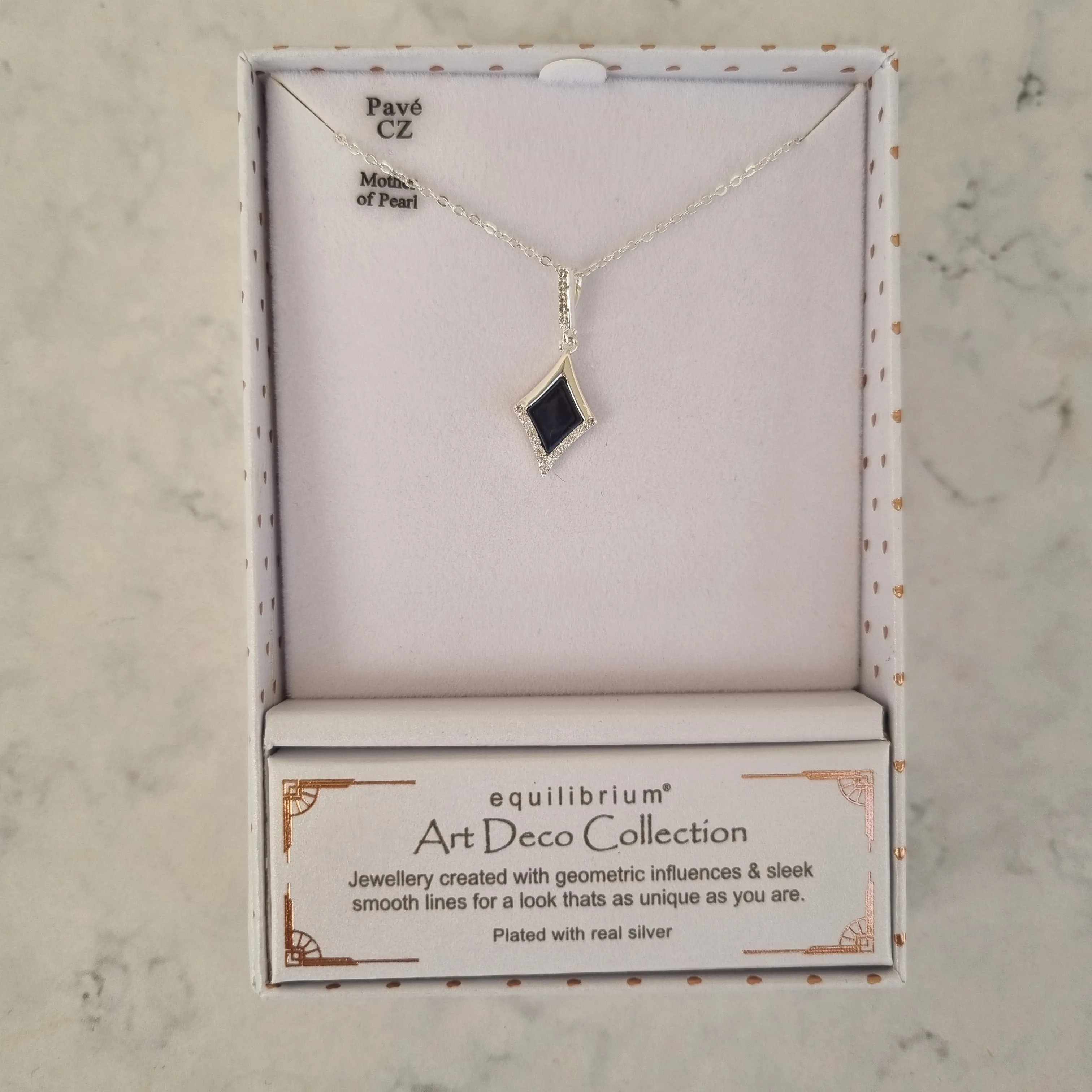 Art Deco mother of pearl noir necklace