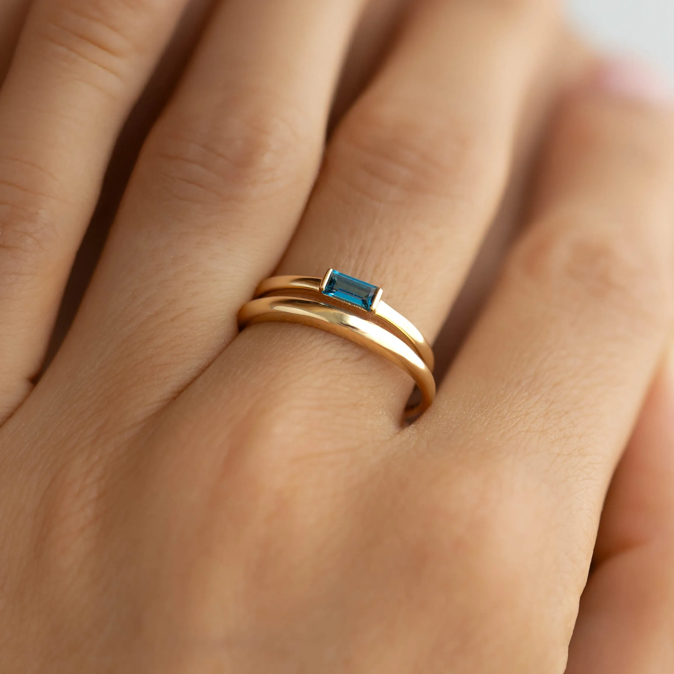 Baguette Ring London Blue Topaz 14k Gold - Synne