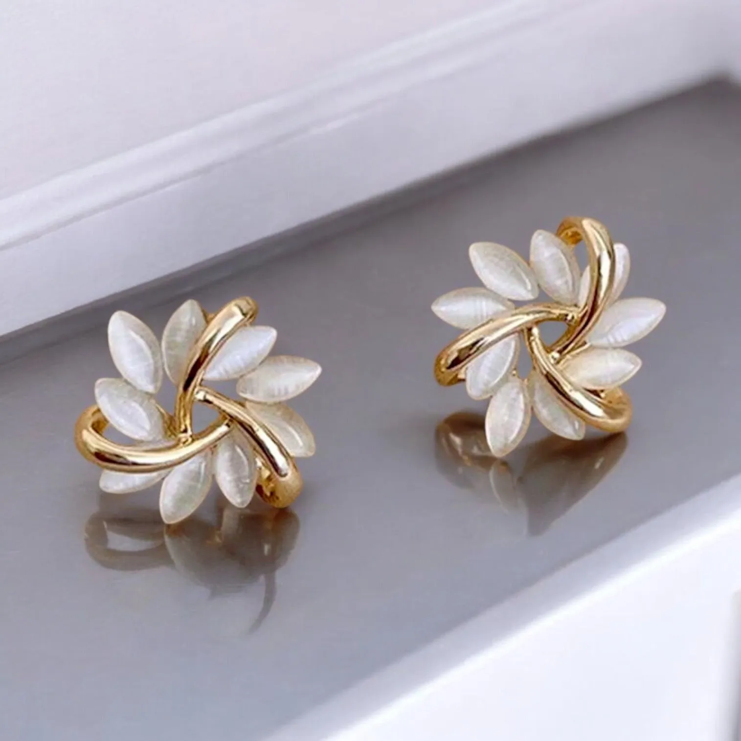 Beautiful White and Gold Flower Stud Earrings