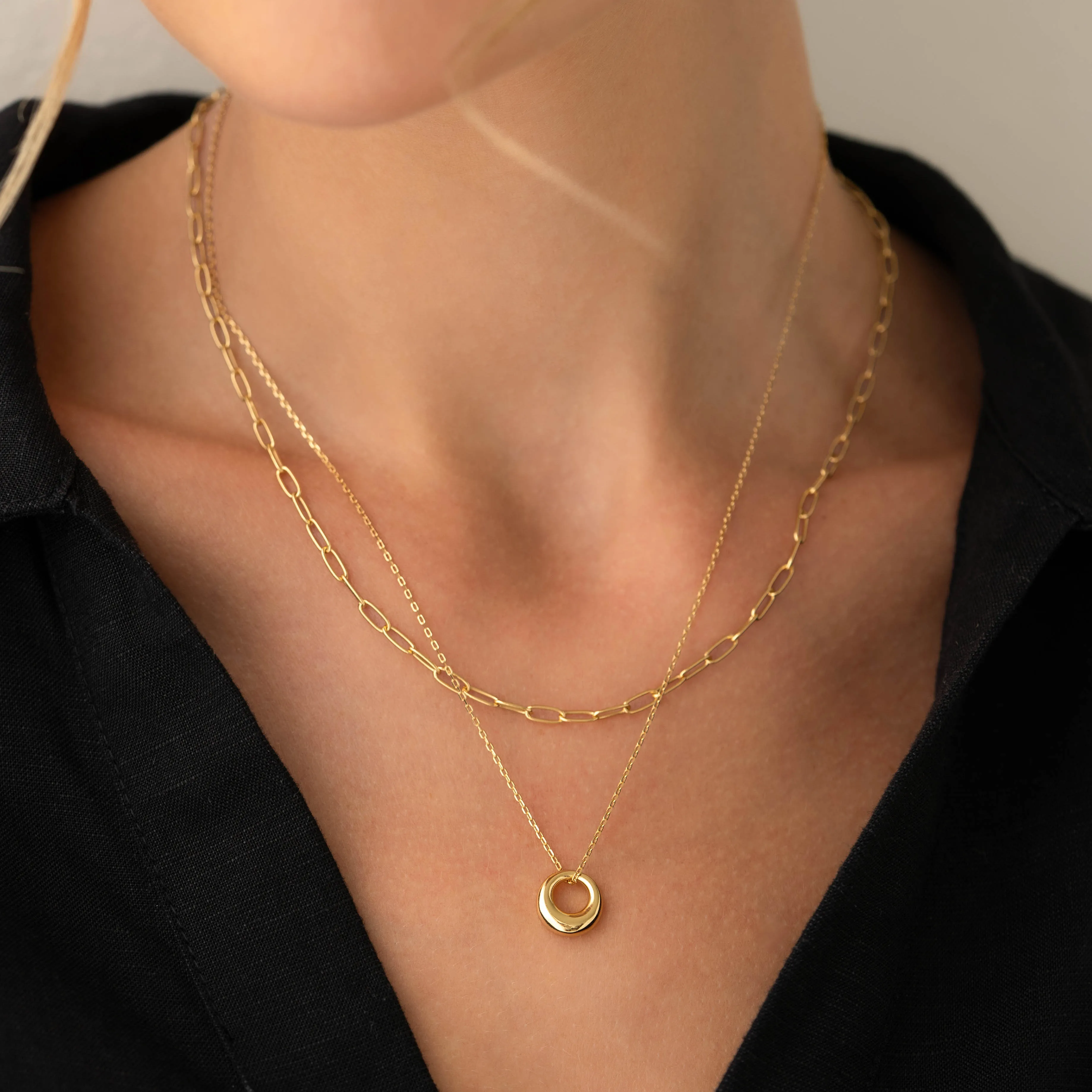 Circle Pendant Necklace - Lilou