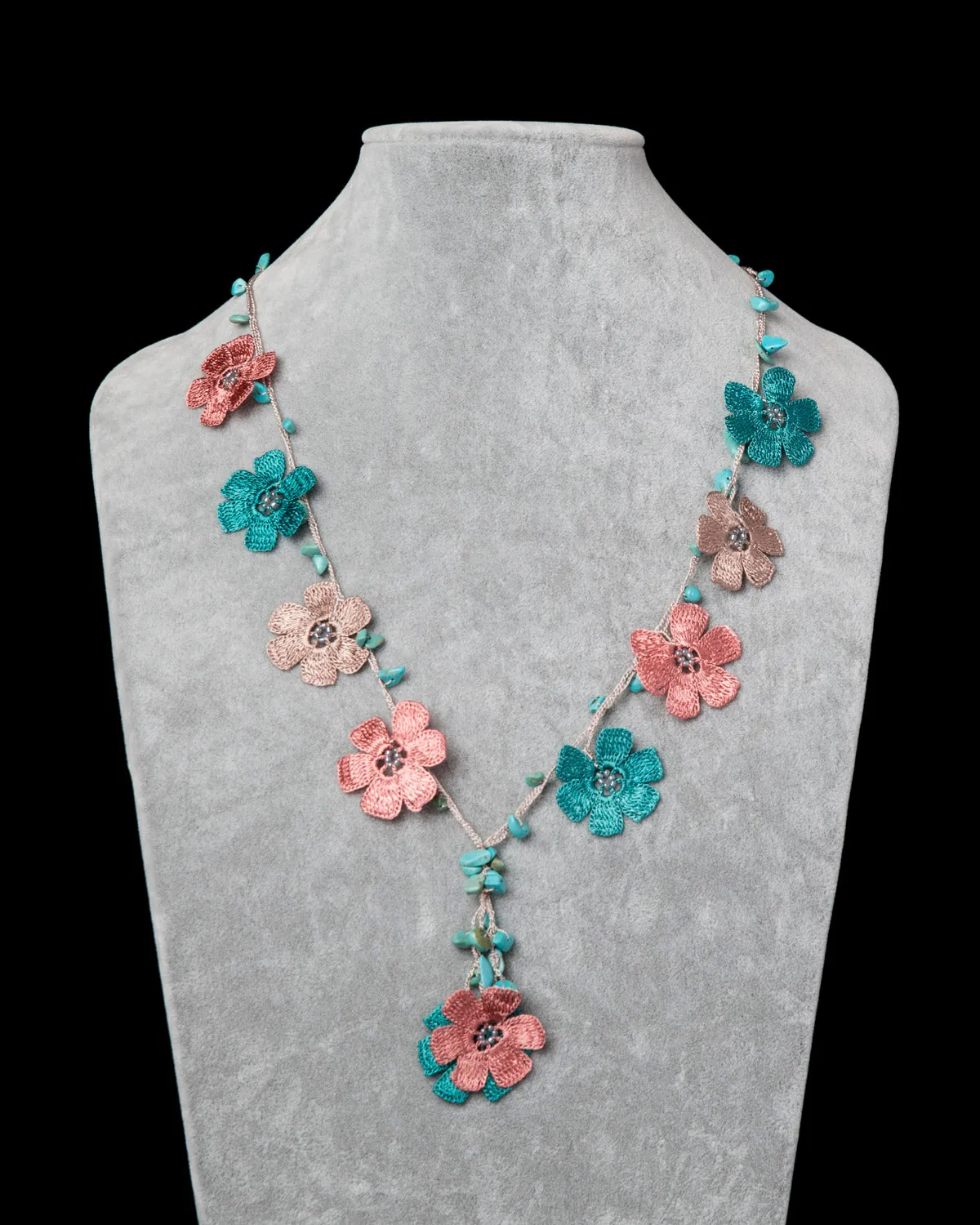 Crocheted Necklace with Daisy Motif - Pink & Turquoise