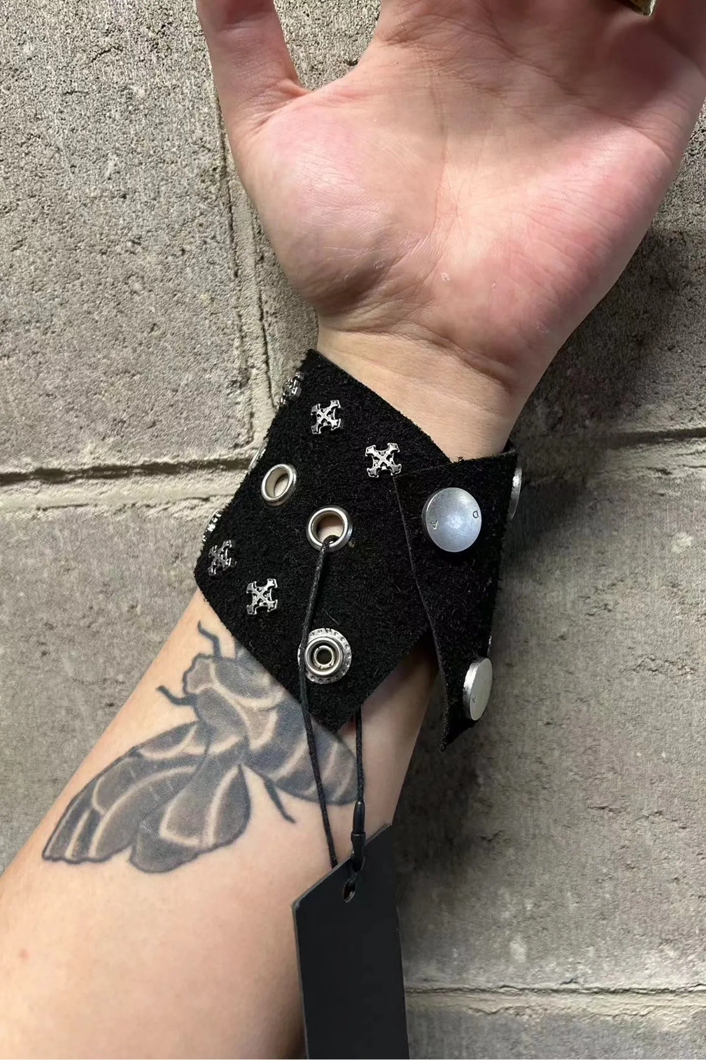 Disark Dark Cross Rivet Leather Bracelet