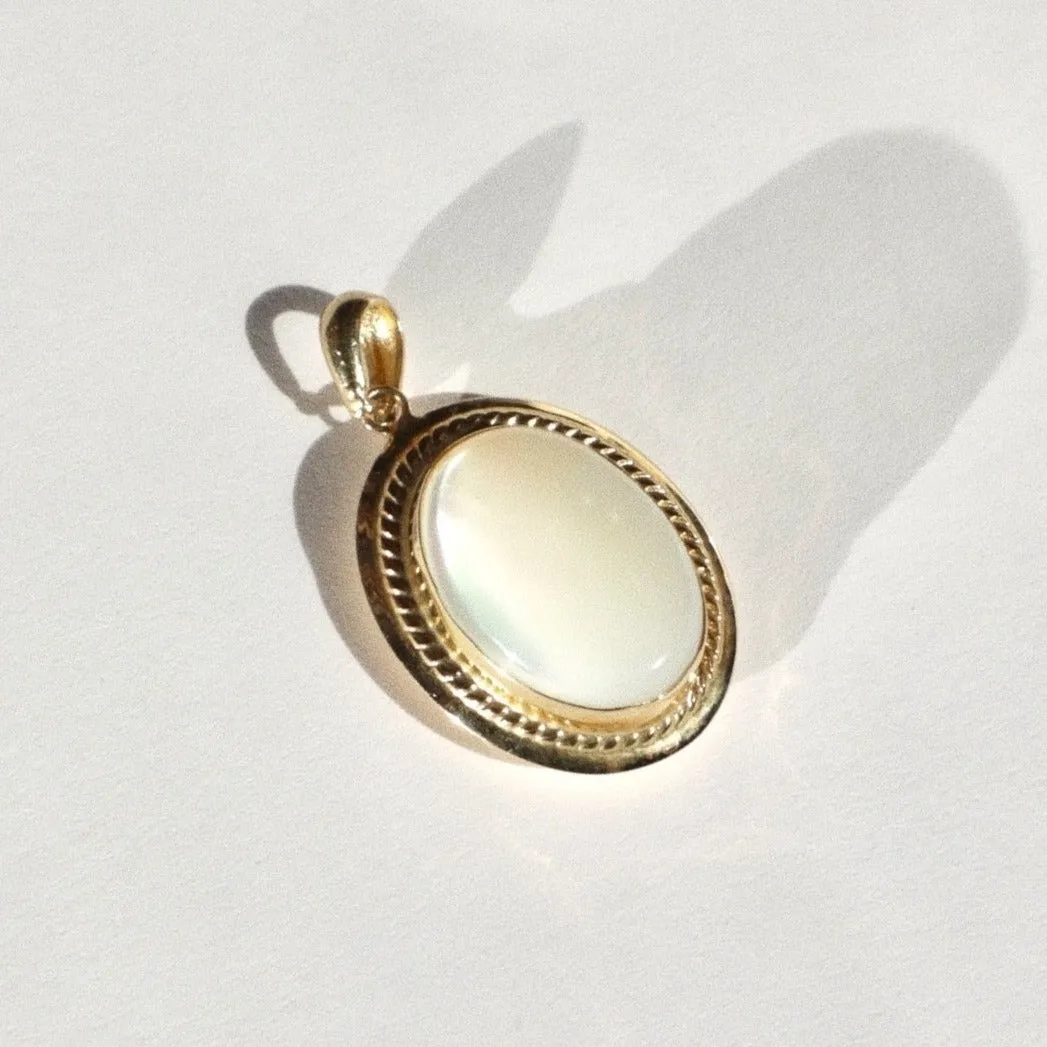 Pege 14k Mother of Pearl Pendant