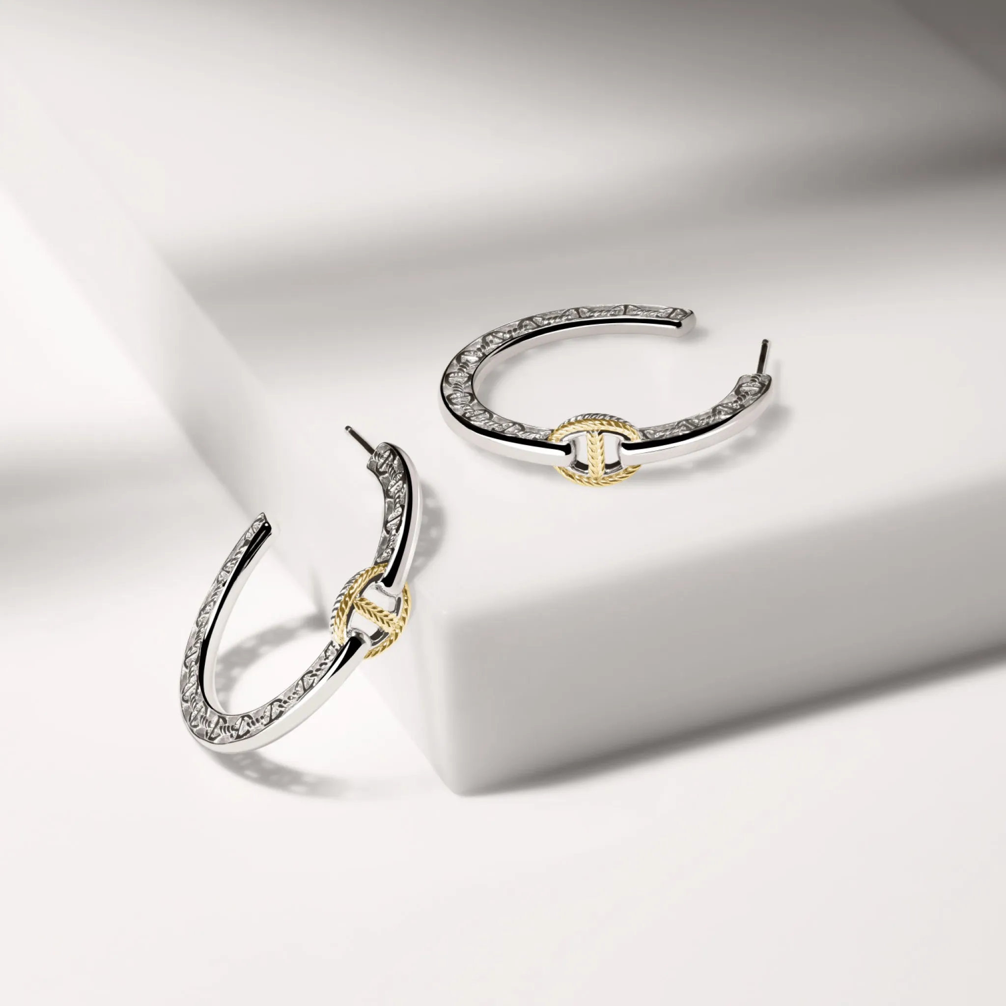 Vienna Single Link Hoop Earrings with 18K Gold