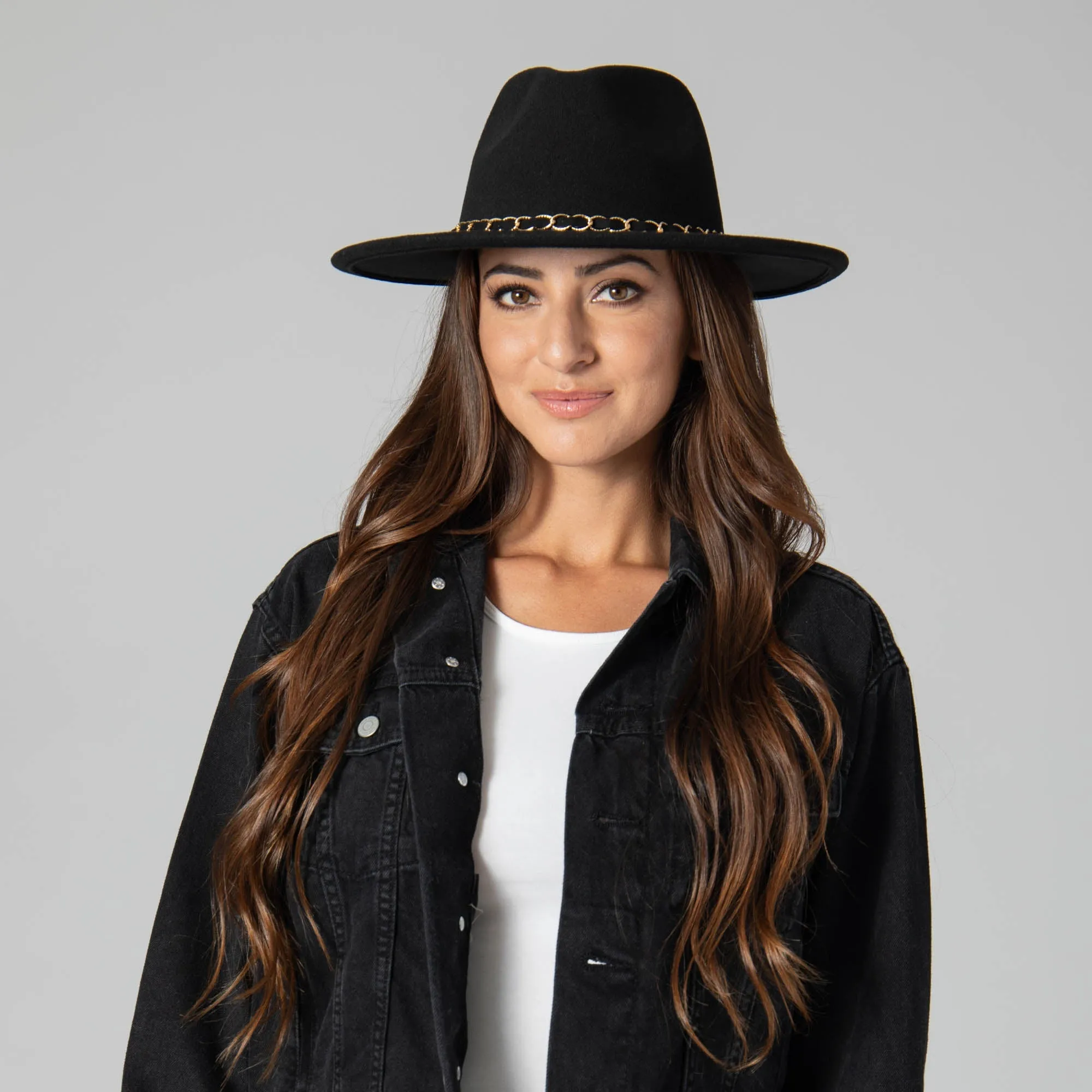 Women's Faux Felt Fedora W/ Gold Chain Trim